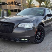 شباب... حبايب عندي كرايسلر c300 أوباما للبيع موديل 2023 السياره خليجيه...