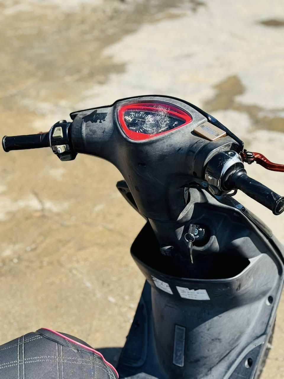 السلام عليكم ماكس عدله مكفولة من كل شيء ما مفتوحة كهربائيات كلها شغالة معزة شي سعرها ٧٧٥ رقمي ***********￼
