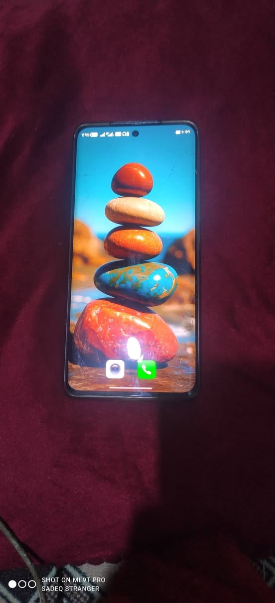 X9B
ذاكرة 256
رام 20
شاشة سوبر امولد
مكفول ما عدا الكلاسة مفطرة ما مأثره
180 وبيه مجال
***********
