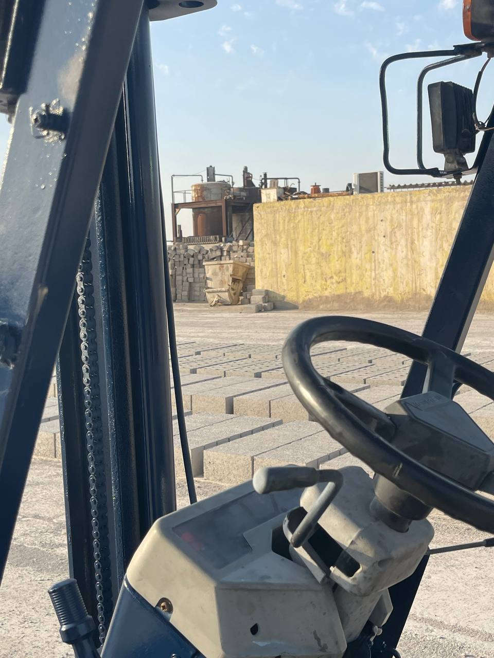 للبيع رافعه شوكيه كوماتسو موديل
1999_ طنين ونص_ جب عاليه_ حركتين 
 _كير _محرك_اكسن_ _بشرط_رافعه وضع بلادي 
50$وبيه مجال للإستفسار "***********"
"***********"
