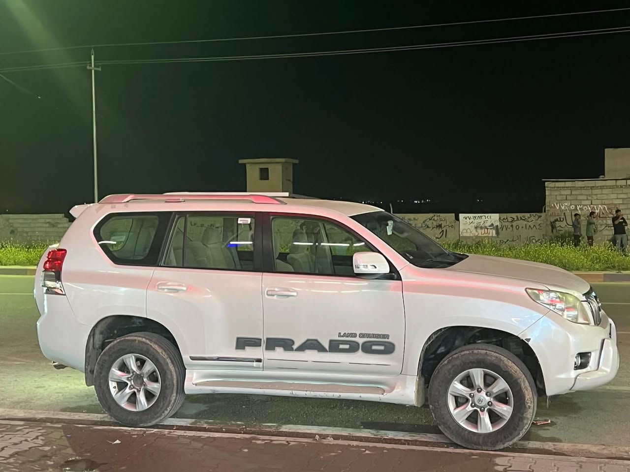 للبيع برادو موديل 10سياره جاهزه من كلشي ربع ماتصرف عليها بوليش جديد ومانع شخوط اربع مراحل مكاني كركوك سعر 190وبيها مجال وباقي التفاصيل اتصل ***********
