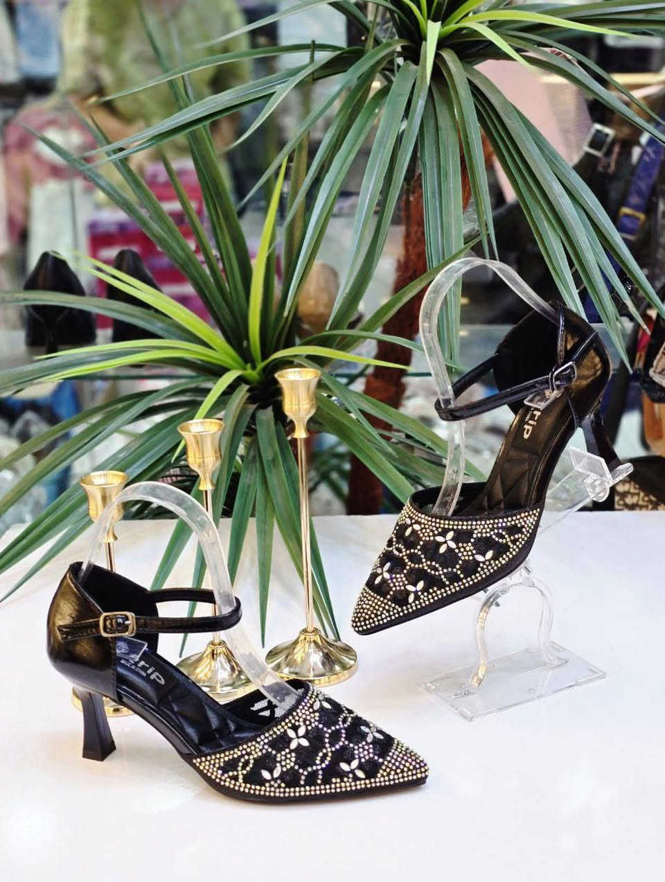 كعب ارتفاع 6 سم
السعر 18
37-38-39-40-41


**إذا كنت صاحب هذا الإعلان وتريد حذفه لأي سبب، رجاءا أرسل رسالة إلى الدعم الفني**