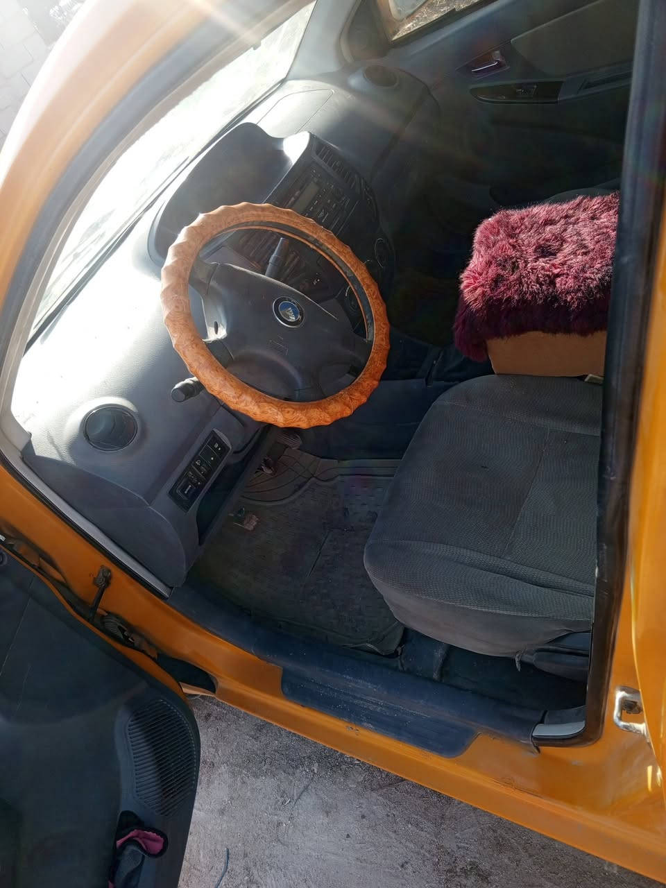 سياره جلي ام كي محوره كورله كير توني شاده حاويه سياره كلش حلوه ونضيفه كهربائيات كله شغاله راعيه موجود بالناصريه يداور يمته ما تريد سعره 22 بيه مجال قليل مكاني ناصريه مركز ***********
