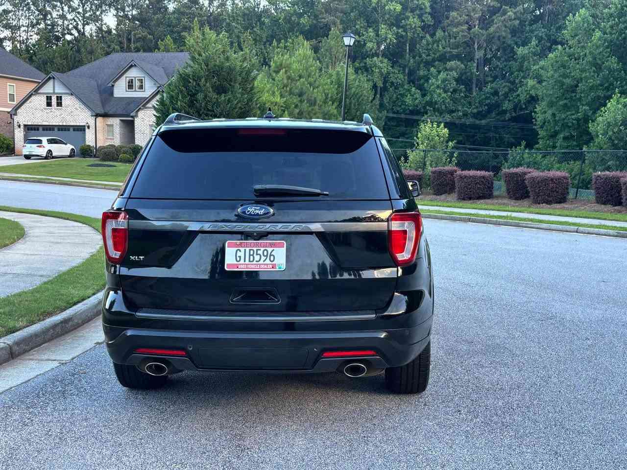 2018 Ford Explorer XLT
185,000 miles 
Drives excellent 
Backup camera 
Bluetooth 
Heated seats 
Push start 
Double sunroof 
3 row seating 
Passed emissions 
Clean title 
Ac/Heat works great Stone Mountain, GA


**إذا كنت صاحب هذا الإعلان وتريد حذفه لأي سبب، رجاءا أرسل رسالة إلى الدعم الفني**