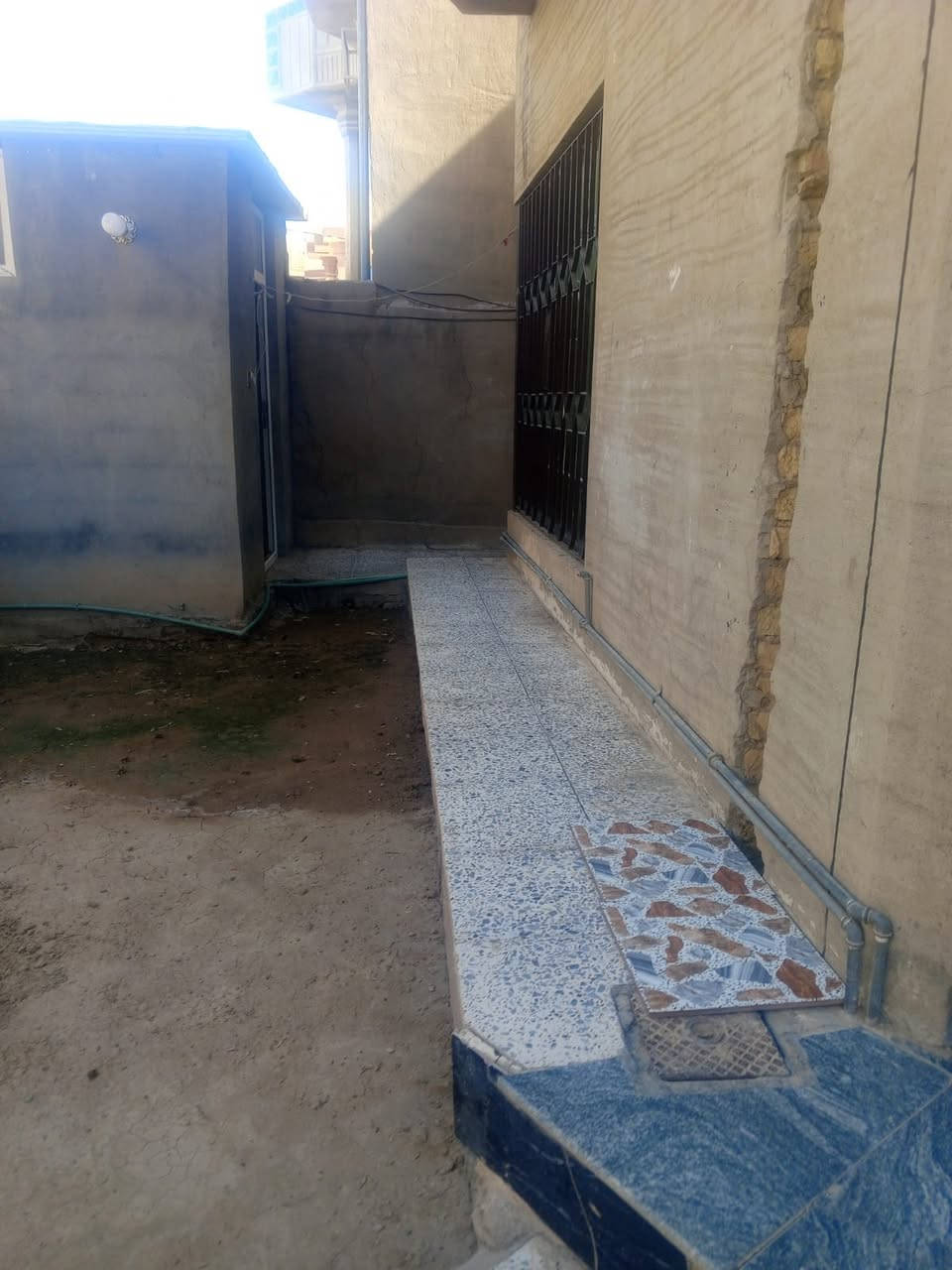 🕋بسم الله الرحمٰن الرحيم🕋

🤝السلام عليكم ورحمه الله وبركاته🤝

🏪يعلن مكتب انمار للعقار🏪

🌐الموقع الانبار/قضاء الفلوجه

📄نوع العقار طابو صرف سند 📄  تحويل 

🏡  للبيع 

🏡العنوان حي الرساله قرب شارع المنجزات وقرب قصابه رائد 

♦️المساحه  ٢٥٠ م بي اضافه واقع حال 

🛣️شارع 10 متر تبليط وخدمات كامله قرب شارع المنجزات 

⁉️يحتوي 

🔵حديقه وكراج
🔵استقبال 
🔵غرف عدد5 ثنين في الطابق الارضي و 3في الطابق 🔵الثاني 
🔵مطبخ
🔵صاله 
🔵حمامات عدد2
🔵 بناء طابوك درجه اولى🧱
🔵سيراميك وكاشي 

💲السعر  135مليون وقابل للتفاوض مع صاحب البيت 

🔴ملاحظه واذا مراوس مع مشتملات 2 هم يرهم 

⁉️للاستفسار اكثر مراسله صفحتنا او زياره المكتب انمار للعقار الواقع على شارع 60 شارع السكلات مجاور اسواق الرحمه متوسط مابين تقاطع جامع التقوى وتقاطع العداله او الاتصال على الارقام التاليه

☎️***********☎️كورك اتصال 
☎️***********☎️ واتساب ومفتوح اتصال هاتفي 

⁉️اذا كنت تملك عقار وترغب في نشره مراسله صفحتنا او زياره المكتب او ارسال المعلومات على الواتساب ☎️👆

⁉️الاسعار المعلنه في مكتبنا تحدد من قبل البائع وليس المكتب ونجمع البائع والمشتري وجها لوجه لاتمام عمليه البيع 🤝

⁉️متابعه ولايك للصفحه ليصلكم كل ماهو جديد فضلاً وليس أمراً

❤️طابت أوقاتكم بكل خير ❤️
