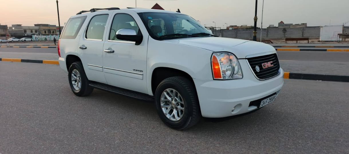 سلام عليكم يوكن SLT البيع 2010 السياره كفاله من الضربه صبغ فقد الرباع  فوال مواصفات7راكب 3قطع تبريد ملكي السياره جاهزه كير محرك حداده رقم بصره دولي تحويل مباشر السياره طبله مكان البصره***********
