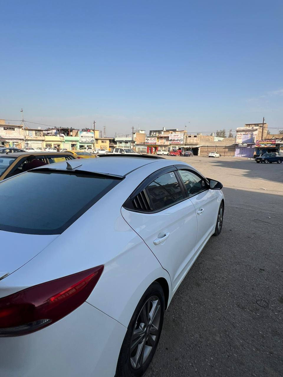 السلام عليكم للبيع الانترا ٢٠١٨ فول بصمه فتحة سقف بجم كبس ضررها موجود بل صوره مبدل دعاميه خلفيه السعر اتصل ***********
