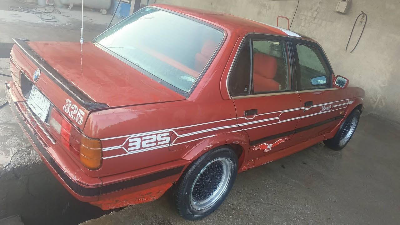 سلام عليكم سياره بي ام زعره مكينه كير ونجي 4 حلوات كير اوتو طخم تاير حداده دواخل نضاف سياره رقم ديالى مشروع وطني مكاني بصره سياره كفاله ضربه فقط مصبوغه المراوس حسب قناعه وبيع ب 33 مكاني بصره  انتصل وتدلل ‏‪***********
