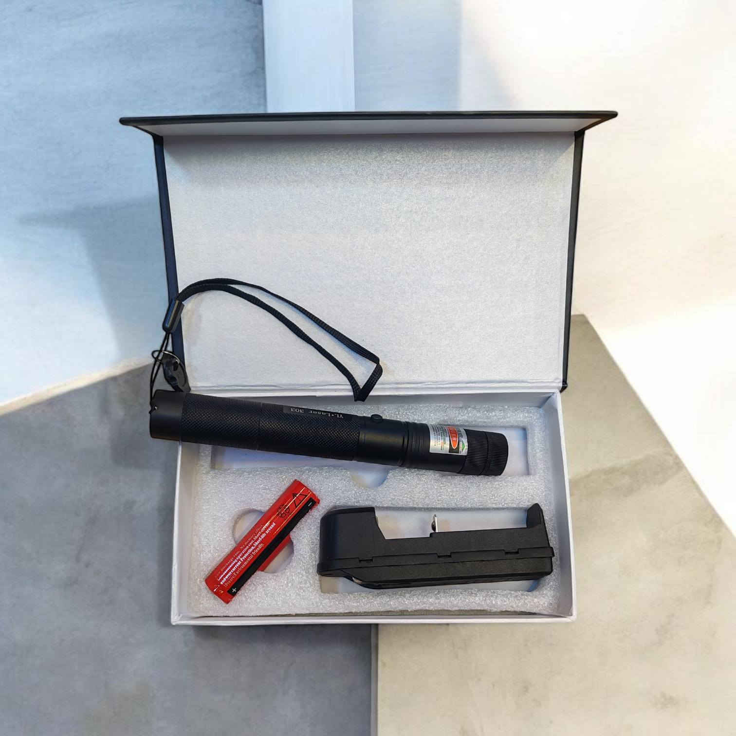 ليزر تأشير نوعية ممتازة وقوي جدا بطارية شحن ليثيوم قابلة للتبديل سعرة ١٠ الاف يتوفر لدى معرض اضواء المدينة حي السكر مقابل رائد بدر


**إذا كنت صاحب هذا الإعلان وتريد حذفه لأي سبب، رجاءا أرسل رسالة إلى الدعم الفني**