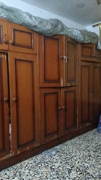 للبيع • اسعار مناسبة • خزائن