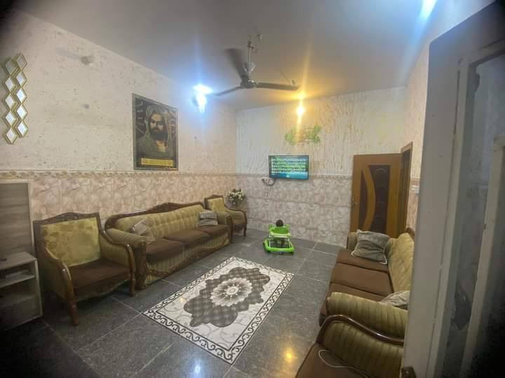 عندي بيت المعملجي خلف مدارس الوارث البيت جاهز من كلشي طابق واحد قرار ٢٥ واجهيه ٨ مساحه 100 متر طابوق كونكريت سعر مناسب  للتواصل
***********
***********
