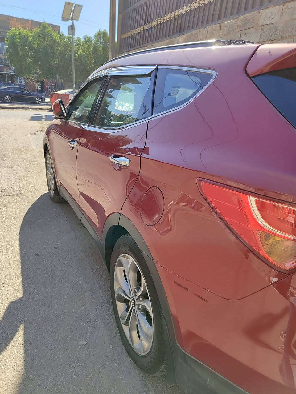 سيارة سنتافي ٢٠١٣ فول واحد على واحد مواصفات, بانوراما , ٦ سلندر , ٧ راكب , سيارة مكفولةعدا شخط بالجاملغ ومصبوغ, مري شفط, تحكم ستيرن , فور ويل السعر ١٦٠ وبيها مجال للتواصل اتصال خط أو واتساب ***********
