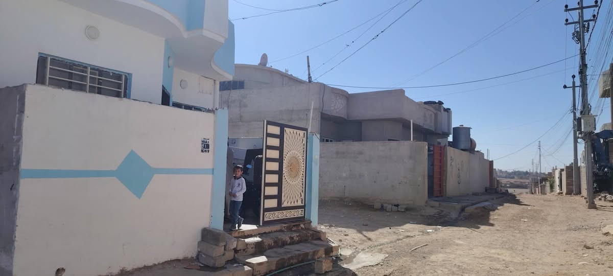 بيت للبيع حي القوسيات قرب مدرسه الصينيه مساح 110متر مربع السعر 40مليون وبي مجال الاستفسار على الرقم 
*********** وتساب
