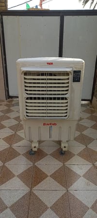 مبردات عدد 2 حجم كبير وحجم وسط للبيع بسعر مناسب الاتصال 07838541777