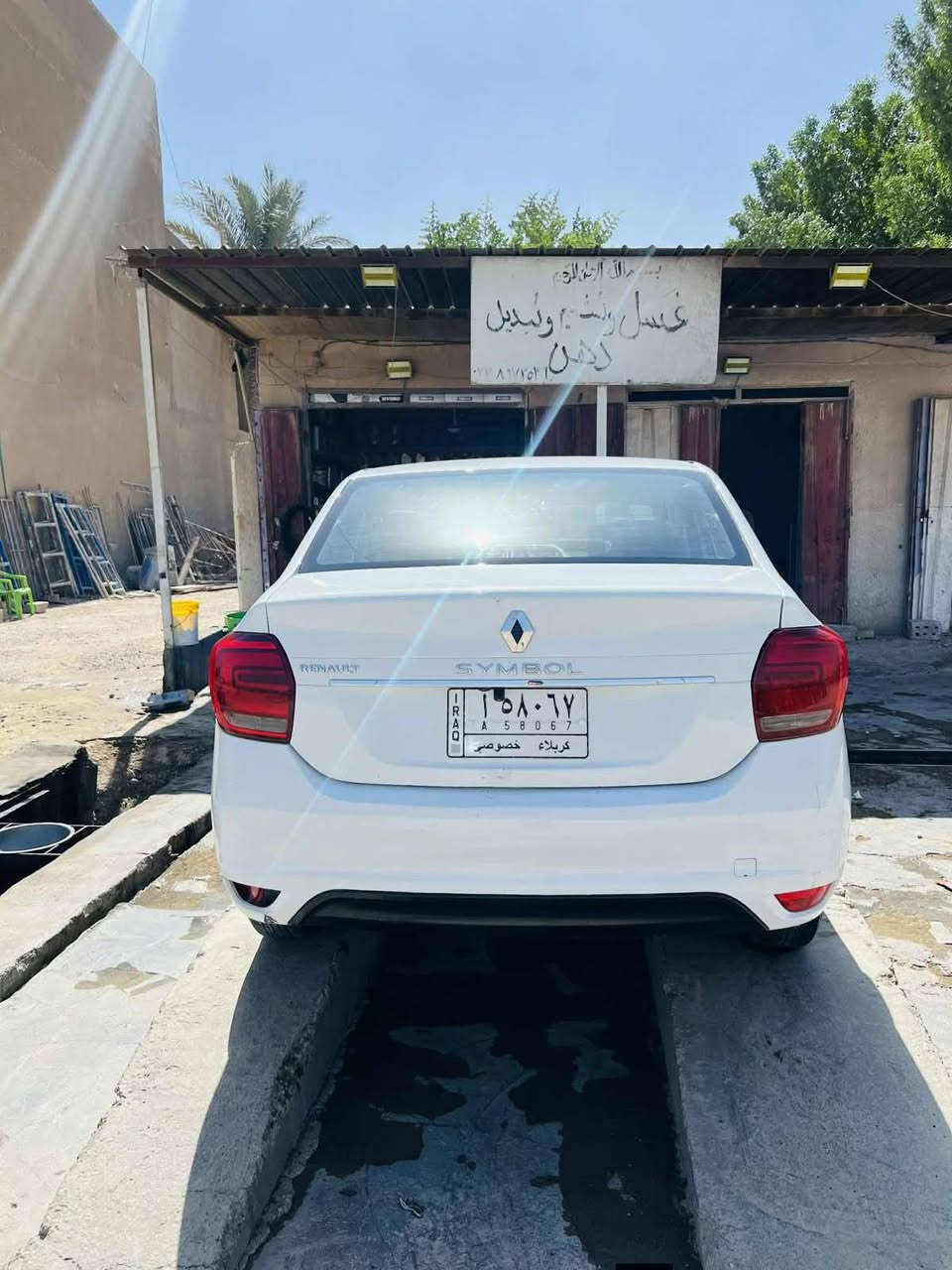 رينو ٢٠١٩
رقم كربلاء لون ابيض 
سياره جاهزه من كلشي 
***********
