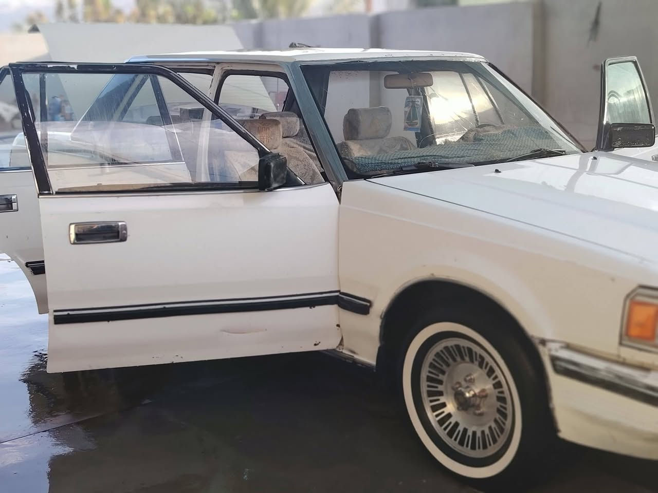 السلام عليكم سوبر 86 رقم دولي كير ومحرك بطه جدد سياره بدون صبغ تواير جدد صدر جديد تدفئه تبريد كربائيات كلها شغاله الاستفسار الاتصال على الرقم ***********
