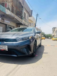 كيا فورتي موديل 23  المواصفات شاشه كار بلي حجم كبير   تحكم ستيرن جهتين...