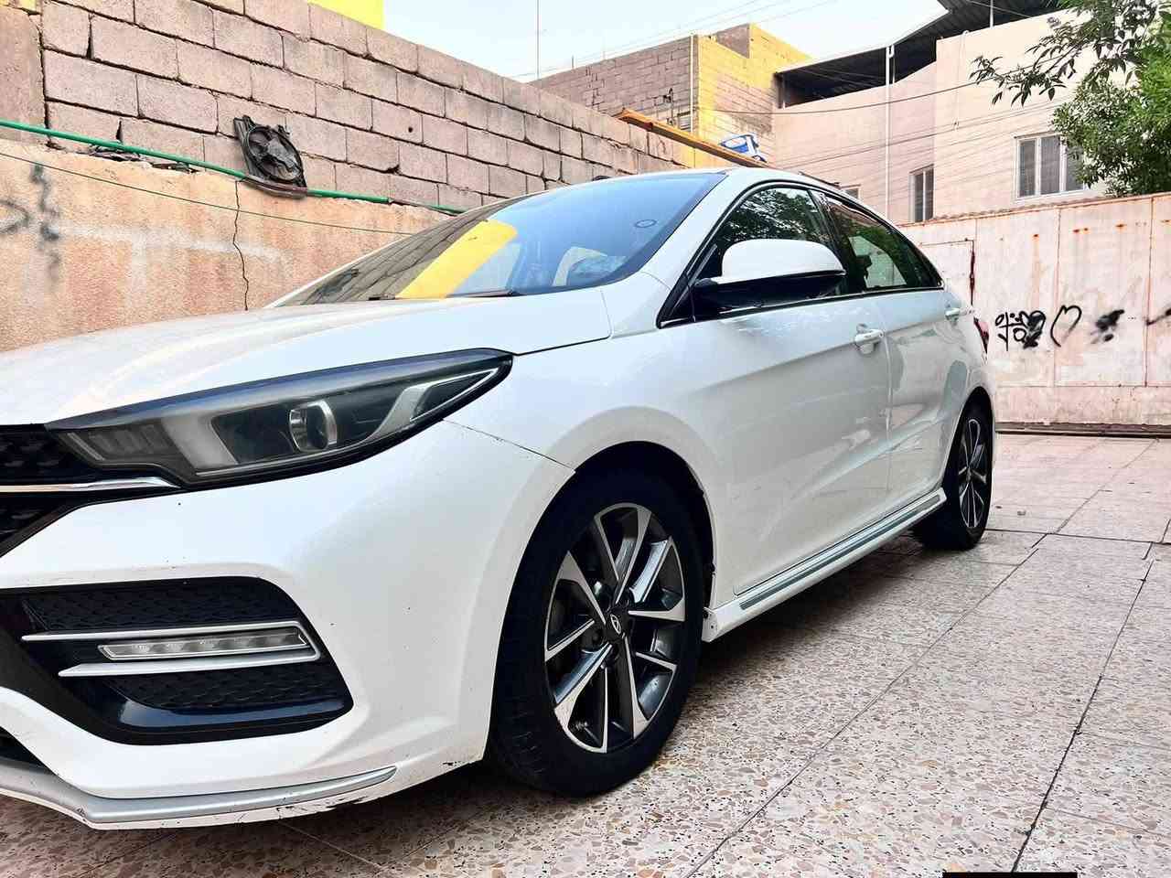 شيري اريزو 6 موديل2020  مكفوله 
محرك 1500 لا صبغ ولا تبديل  فقط بارد بيها وطخات شوف العين لون داخل بني جلد شاشه وتبريد قطعتين لمس  فتحه سقف بصمه تشغيل 
وتشغيل عن بعد 4كامرات 360درجه حساسات
خلفيه وضعيات قيادة ايكو وسبورت لد متغير
بالدشبول تحكمات ستيرن مثبت سرعه وبعد
هواي مواصفات بيها سيارة باأسمي هزه ورقم 
وسنويه جديدة تحويل ثاني يوم العنوان البصرة 
الحيانية شارع موسى الكاظم
***********واتساب اتصال البصرة, العراق

