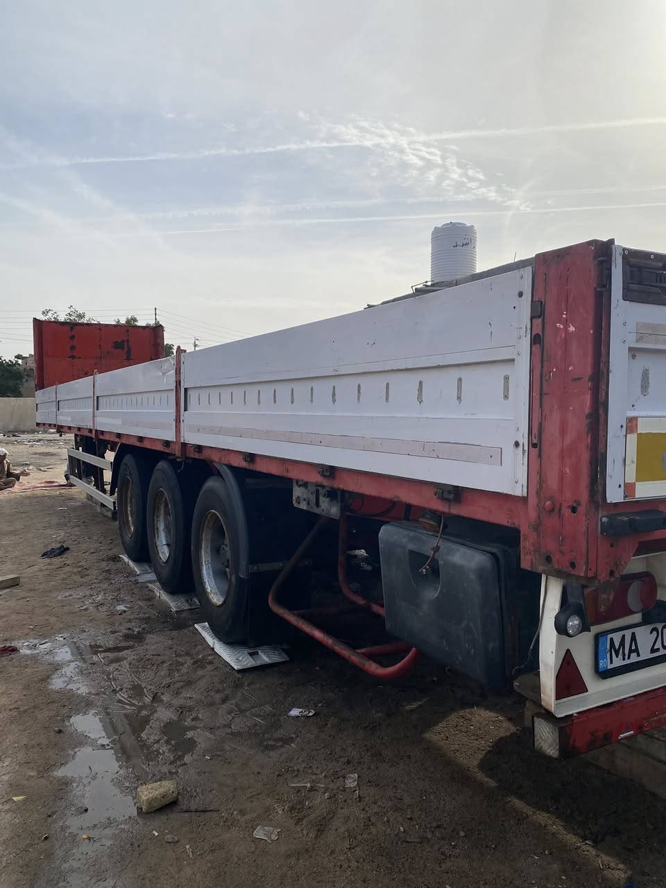 السلام عليكم سيارة للبيع اكتروس موديل 2007 رقم اربيل حجم (51 18) عرجه 12 نمره ريتايدر فول مواصفات + عربانه اوربيه 3 محاور مربوطه عل سياره سنوية منتهيه للاستفسار (***********) مكان السياره بصره اني مكلف بل نشر
