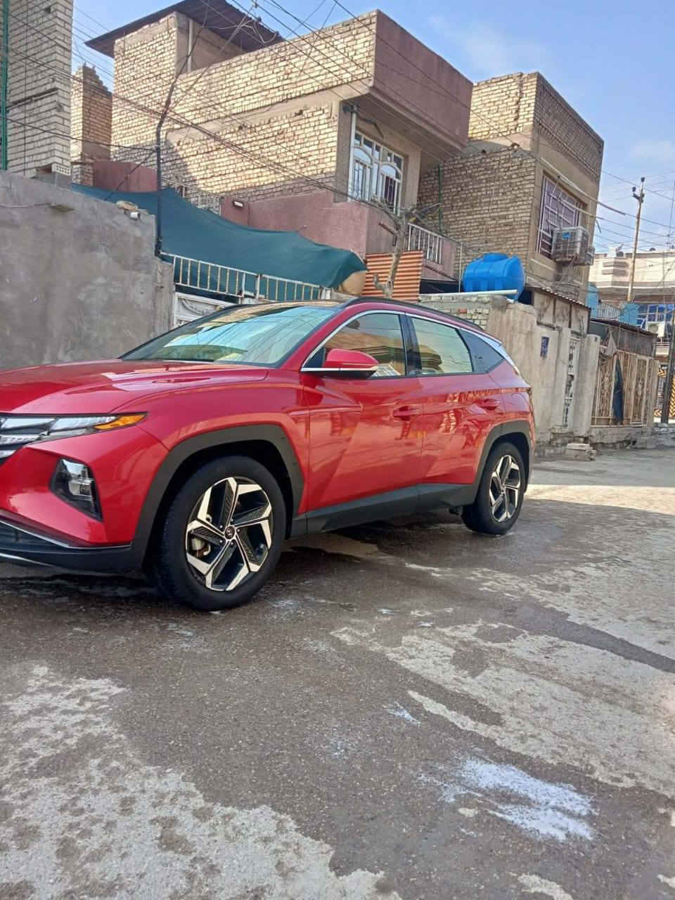 السلام عليكم توسان موديل 23 وارد أمريكي ماشيه 31 الف  الحادث موضح بلصوره السياره أعلى فئه تقدم وترجع عن بعد وتشغيل عن بعد صندوق كهربائى كامرات جانبيه رادارات فول موصفات السعر (20$الف)دفترين وبيه مجال حك الجيه للإستفسار الاتصال على الرقم 
***********
