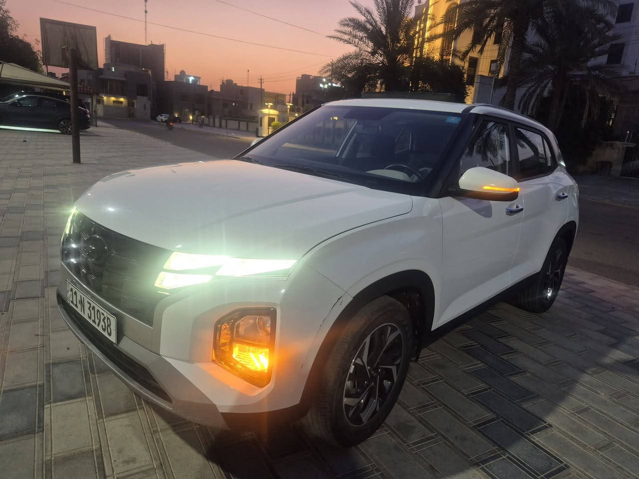 سعر مناسب ١٤٥
هونداي كرتا 24 فول ١ع ١
بغداد بصمه بانوراما تشغيل عن بعد لد امامي خلفي اشاير ومري شفط شاشه وكامره تحكمات شاشه وكامره ويل كب هاندبريك بصمه اوتو هولد مانع انزلاق شفتات تبريد قطعتين داخل لونين  جديده ماشيه ٢٤فقط
بيها شويا حالوب  وبارد بسيط جدا 
بغداد حي جامعه 
***********
***********
