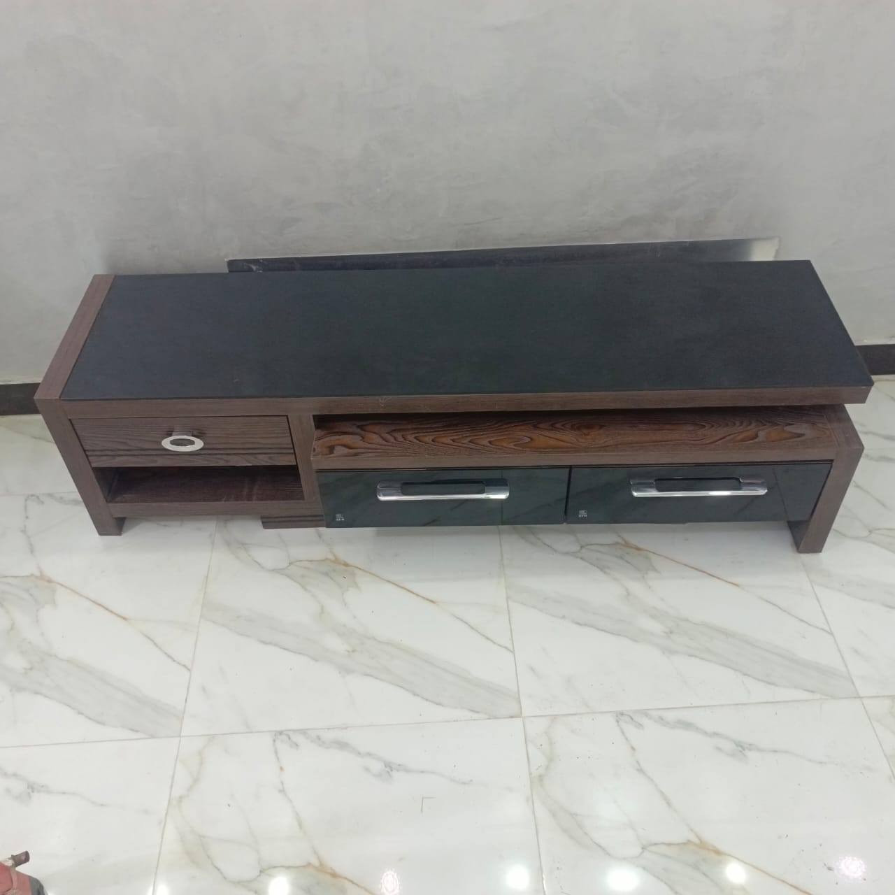 ميز بلازمه للبيع سعره 75 وبي مجال والبرده 3قطع سعره 35


**إذا كنت صاحب هذا الإعلان وتريد حذفه لأي سبب، رجاءا أرسل رسالة إلى الدعم الفني**