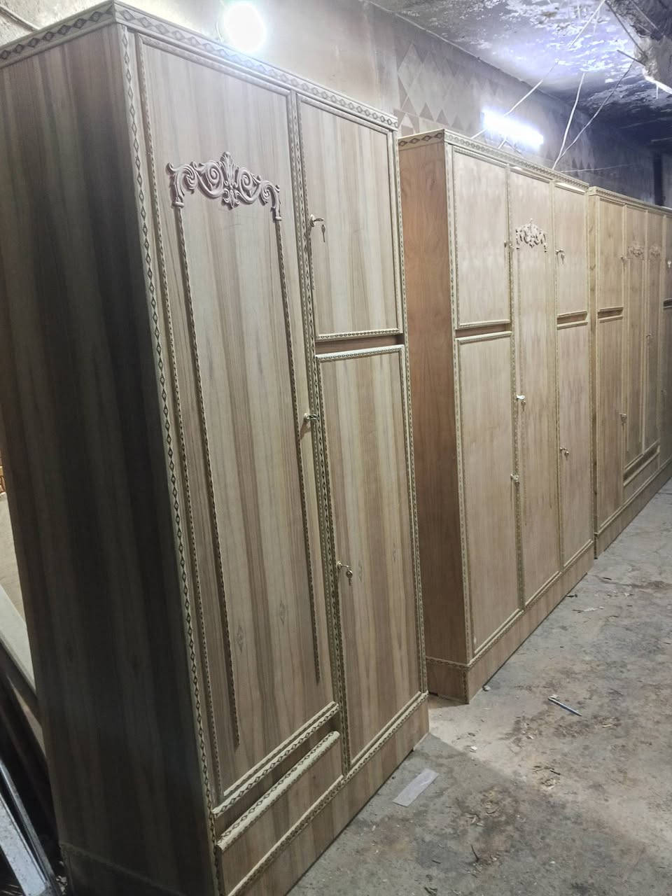 يا الله على بركة الله بأنسب الأسعار كلشي وكلاشي متوفر يمي كناتير وبوفيات جديد
بوفيات مختلفه القياسات متوفره من متر ونص لحد 3 متر 
كناتير من 2 باب لحد 4 باب صبغ وسويجات ويدات 
بوفيه مترين ونص السعر 110 مترين سعر 100 جربايه نفرين سعر 150 رحلات صلاه جديد لوحده 60 المكان يم معمل الثلج العبيدي مقبل دائرة كهرباء علويه منار ورا صيدلية جومانه الرقم ***********
