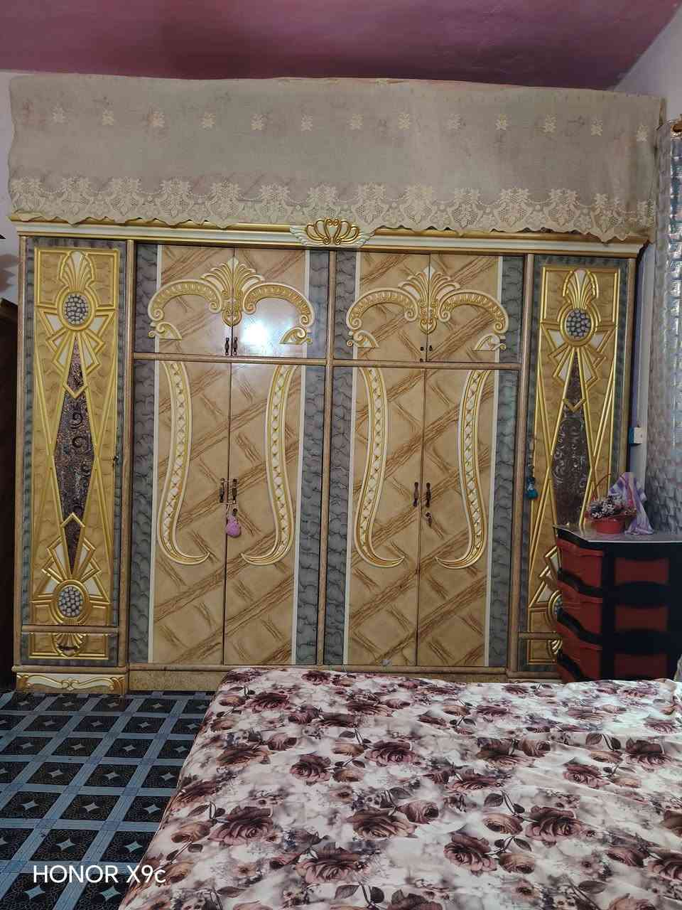 غرفه خشاب مستخدمه قليل مكاني واسط عله طريق المطار السعر مليون ونص وبيهة مجال ***********

