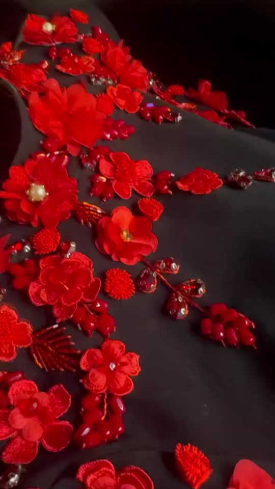 سلام عليكم فستاني تصميم خاص كلفني 400 ابيعه230
يلبس قياس 42/44 
ملبوس مره وحده ع كد مناسبه وحده لتواصل خاص


**إذا كنت صاحب هذا الإعلان وتريد حذفه لأي سبب، رجاءا أرسل رسالة إلى الدعم الفني**