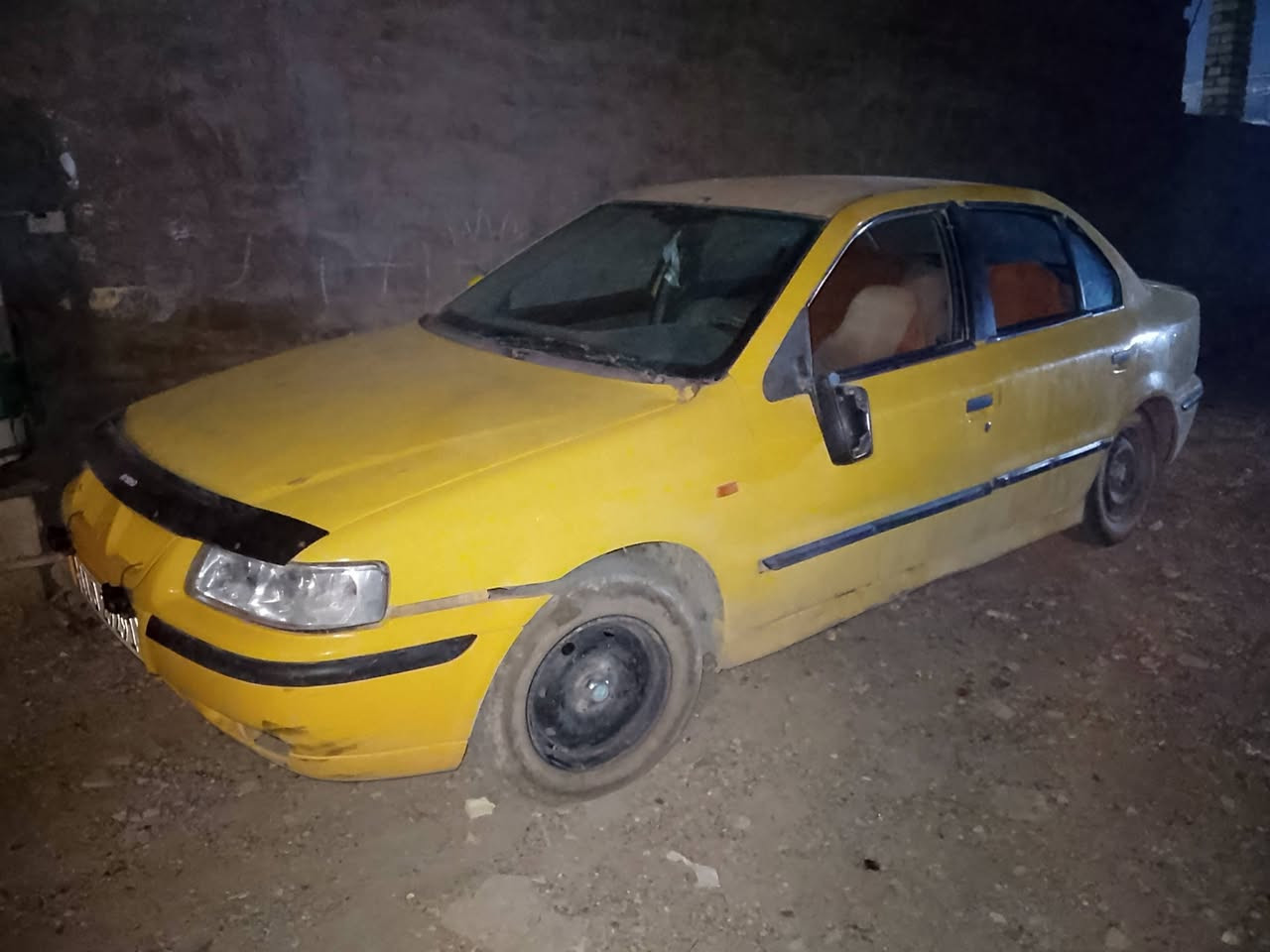 سمند موديل 9 شقاله مابيها شي 
مصفره بسمي  رقم بغداد نكليزي مكاني بغداد  تسقيط 15 ورقه 
‏‪***********‬‏
