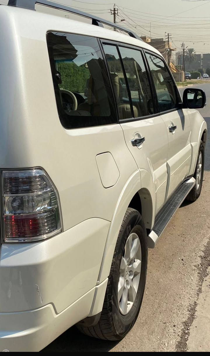 للبيع: ميتسوبيشي باجيرو 2013 (حبتور - مكفولة)
🔹 المواصفات:
موديل: ميتسوبيشي باجيرو 2013
محرك: 6 سلندر (3.5 أو 3.8 حسب الفئة)
قير: أوتوماتيك
دفع رباعي (4×4)
وارد حبتور (مواصفات خليجية)
🔹 المميزات: ✔ سيارة قوية ومناسبة للبر والطرق الوعرة
✔ مكينة اعتمادية ومعروفة
✔ دفع رباعي ممتاز
✔ واسعة ومريحة للعائلة (7 ركاب)
✔ مكفولة (رقم اربيل)

السيارة نظيفة
جاهزة للاستخدام
( / لون ابيض/ فتحة سقف / شاشة /  / تبريد)
📍 الموقع: (بغداد)
📞 للتواصل: (***********)واتس اب فقط موجود
