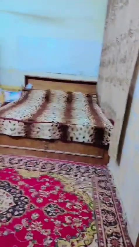 السلام عليكم بيت للايجار الامين الثانية شارع الضغط قرب جامع المشهداني يحتوي على طابق الاول كراج استقبال مطبخ هول حولي غرفة نوم حمامين ومنور طابق ثاني تلث غرف نوم وحمام وهول حولي وسطح جبير ايجارة 600 قفل بدون اي عملة ليريد يتصل عل رقم *********** ليريد يتصل عل رقم بي واتساب
