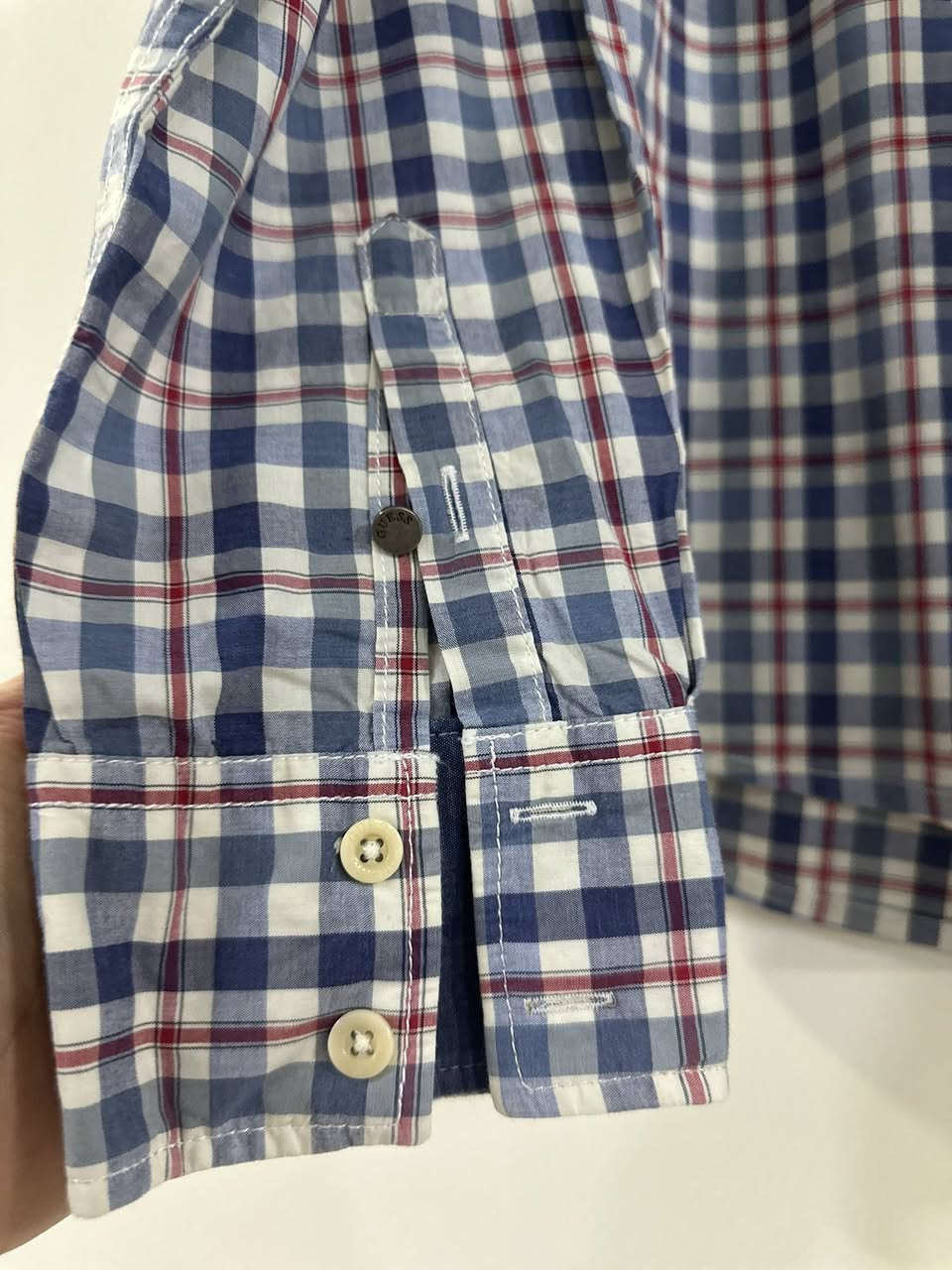 قطعة تحفة من ماركة Guess
القياس m 
السعر ١٠


**إذا كنت صاحب هذا الإعلان وتريد حذفه لأي سبب، رجاءا أرسل رسالة إلى الدعم الفني**