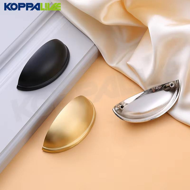 مسكه هلال 
ذهبي لامع 
اسود مات 
سلفر لامع 
شمباني


**إذا كنت صاحب هذا الإعلان وتريد حذفه لأي سبب، رجاءا أرسل رسالة إلى الدعم الفني**