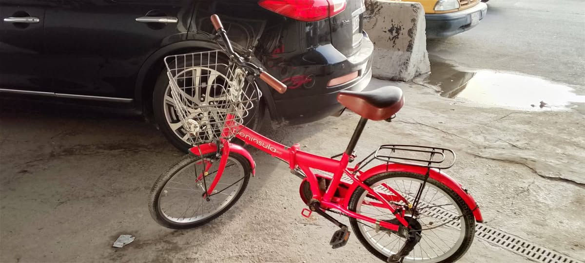 السلام عليكم اخوان بايسكل ياباني نظيف حجم 20 مكان بغداد السعر 50 الاتصال ***********
