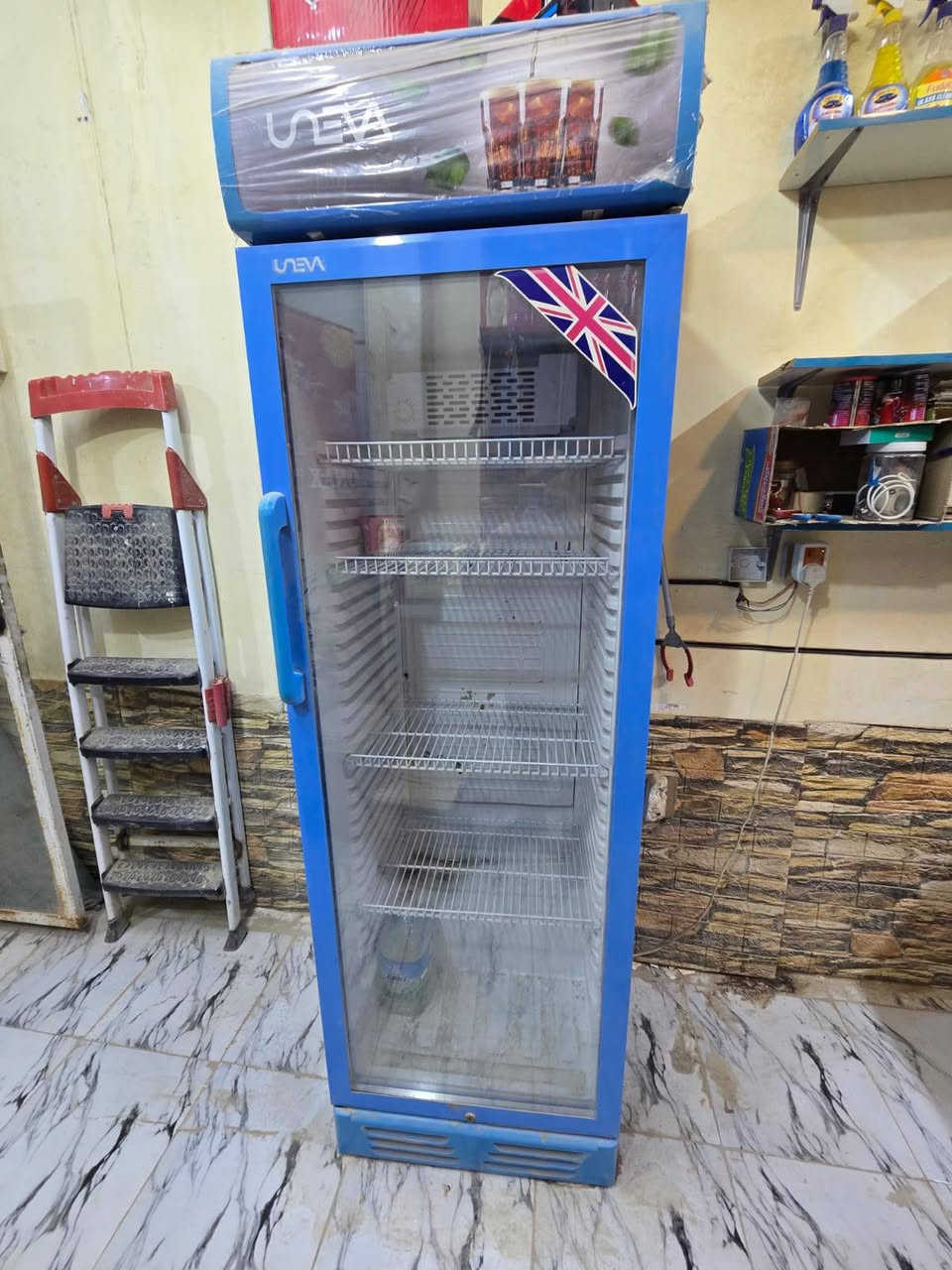 السلام عليكم ورحمه الله وبركاته برادت وعارضة للبيع 
‏‪***********‬‏
