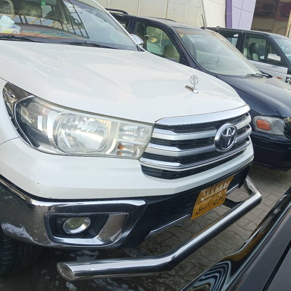 سلام عليكم تيوتا هايلوكس 2016 رقم اربيل كير عادي سياره كفاله عامه 
مكاني نجف رقم الهاتف ‏‪***********‬‏
السعر ٢٤٠ وبيه مجال للبيع او المراوس حسب القناعه النجف, العراق
