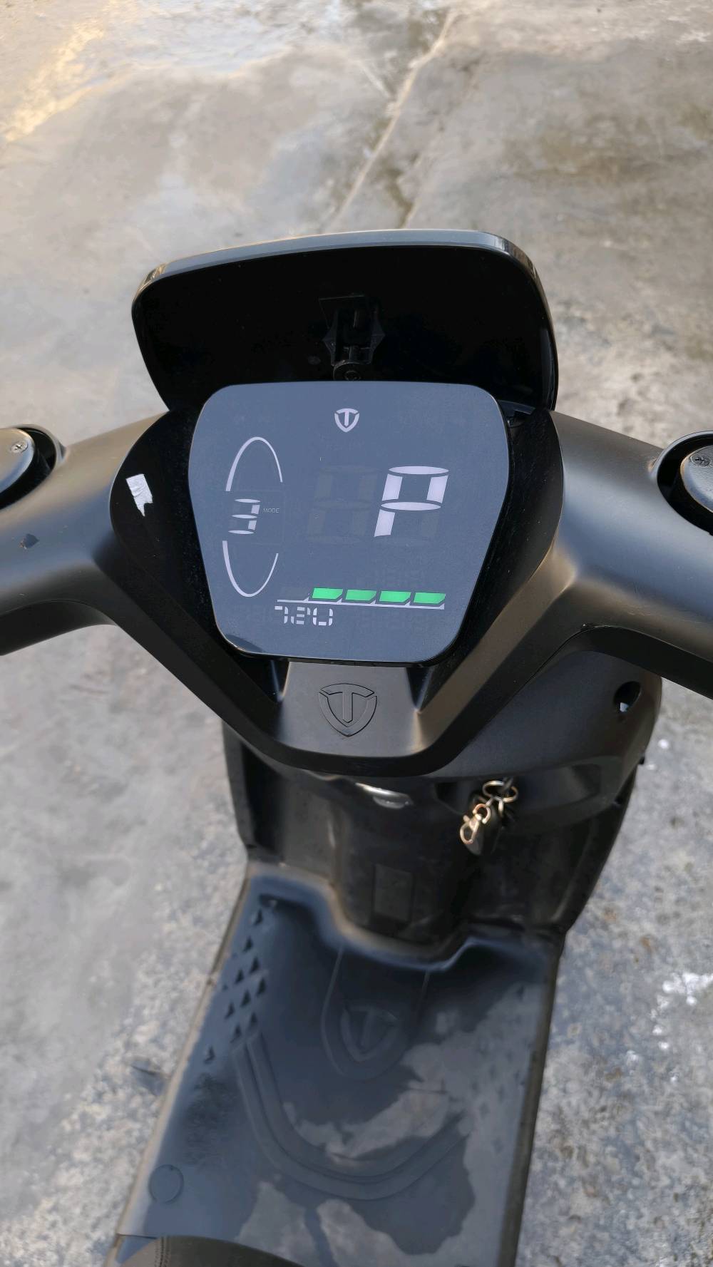 السلام عليكم دراجه شحن ريان ام عيون الاصليه موديل 2025
فول مواصفات بصمتين سويجين نضام البارك 
نضام كاشف الأعطال  دراجه جديده عل فحص 
استخدام قليل دراجه خير من الله العنوان بغداد حي اور الاتصال ***********