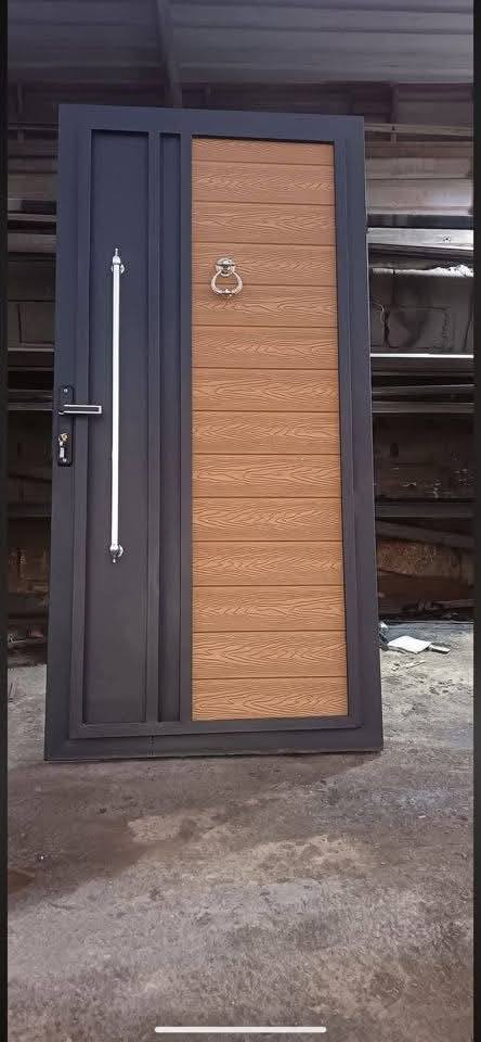 أبواب وشبابيك بالتقسيط وبأسعار مناسبه الي يحب يجي خاص لو يتصل
العنوان السماوه الداحره تقاطع ال بوحمد 
***********
