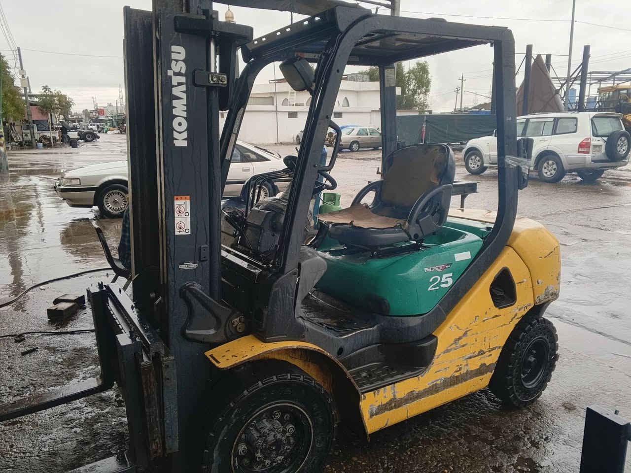 سلام عليكم
للبيع رافيعة كوماتسو

موديل 2008 محرك كير ينمار

3حركة 2.5طن

جوب ناصي رافيعة بيلادية 

سعر 55شوية مجال 

عنوان كلار ***********
