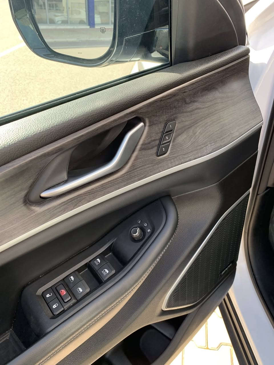 جئب كراند شيروكي2024
سياره قبات موصفات 
سياره هايبريد .الكتريك پانزين 
سياره كفاله عامه حتا بيدون تعديل
ماشيه 60الف مايل
مكان دهوك 
سعر 335وره قه مجال قليل
رقم مو بايل ***********
