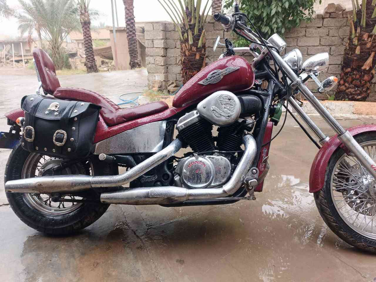 هوندا ستيد 400cc
النضافه فول شوفة العين
محركه بي خربطه بالخانه الاماميه مرات تشغتل وتصفه مرات تطفه وتدخن 

دراجه خير من الله كهربائيات وسلف نكره 
هورن عالي
لايتات عالي ناصي 
بگ لايت 
مجرد الخانه الاماميه بيها خربطه📛 
الباقي كله شرط 

السعر مليون وبيها مجال للشراي 
 المكان صلاح الدين تكريت
اتصل ***********
