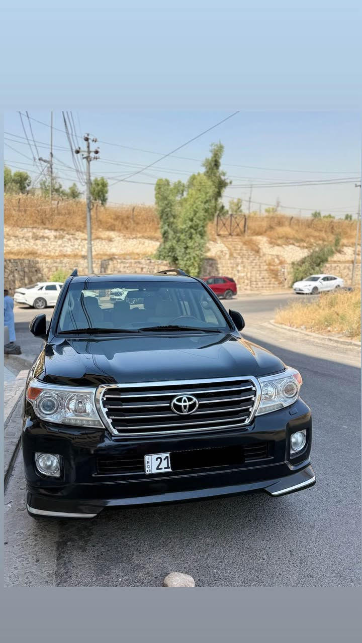 لاندكروز 2014 V8 4600
للبيع سعر مناسب جداً 
مستعجل ع البيع 
سياره كفاله عامه بدون صبغ 
مواصفات معروفه 
سيارة دينار متصرف عليها 
تايرات حداديه كلشي جاهز 
محرك كير شرط الفحص بدون فتح 
سياره رقم سليمانيه تحويل 
ثاني يوم بأسمي شخصياً 
للاستفسار *********** بغداد, العراق
