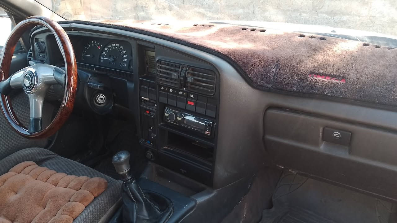 السلام عليكم
وميكا للبيع 
نضيفه فول 
لون سلفر 
موديل 1989
حجم 20
لانفخ ولاصرف 
السعر 40 وبيها مجال للطيبين 
وترهم قصاد أيضا 
للاستفسار اكثر اتصل على الرقم 
‏‪***********‬‏
