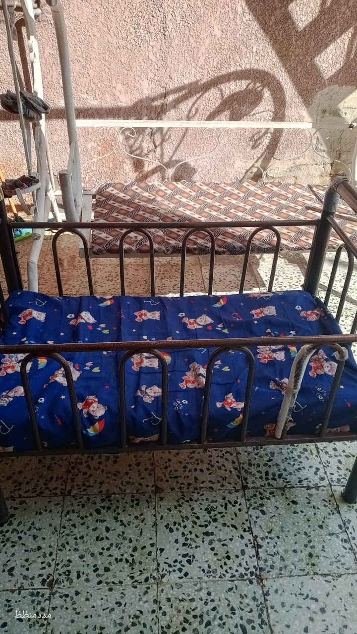 السلام عليكم غراض للبيع صوبه نظيفه ب60 الف كنفيره الحجم الكبير لمس وريمونت 3سرعات شغاله اوعلفحص نظيفه ب110الف سرير طفل نظيف معه الدوشك ب40الف كاروك نظيف كامل معه التول ماله ب25 الف مكانهن بغداد الدوره ابودشير *********** بغداد, العراق
