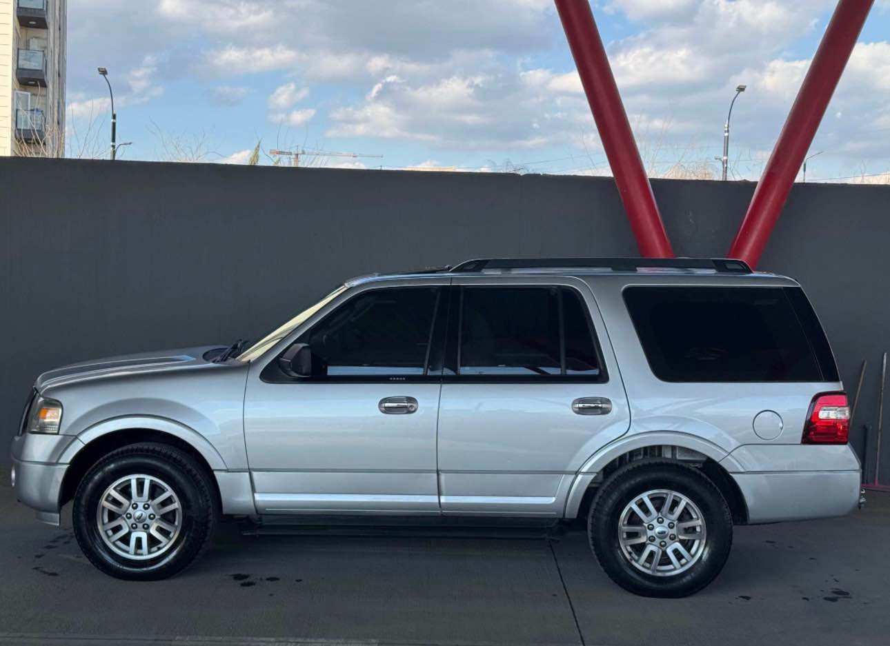 کوردی// عربي
Ford Expedition 2012 Niva XLT 4X4

فۆرد ئێکسپیدیشن ٢٠١٢ خلیجی – سفری شەریکەی نیڤا مواسەفات (XLT)

ماوەی ڕۆشتن: ١٦٠،٠٠٠ کیلۆمەتر

بۆیاخ و سارد: دەعامی بۆ دەعامی بە شەرت – هیچی پێوە نییە

✨ مواسەفات (XLT) :
• دەبڵ گێڕ
• سڵایت
•ناو زەرد
•کوشن جلد + کوشن کارەبای
•سکلێتەر کارەبای
•٦ جام ئۆتۆ
•سێ ڕیز کوشن
•تراکشن کۆنترۆڵ
•تەحەکوماتی سەر سووکان
•تەحدید سورعە (Cruise Control)
•شاشەی گەورە
•کامێرا + حاسە
•کۆدی دەرگا
•تەبرید مەرکەزی
•ویل کەپ و ویل گەورە
•لایت (دەبڵ عەدەسە زینۆن، بلاجیکتۆر)
•دەبڵ ئەکسل
•➕زۆر مواسەفاتی تر

گێڕ و مەکینە و تەبرید و کارەبایات و تەقە و ڕەقە 
بە شەرت
گێڕ و مەکینە نەکراوەتەوە بە شەرت

 سێرڤسی کامل لە شەریکە بۆ کراوە
 •ڕۆن و هایدرۆلی تازە
 •٤ تایەی تازەی تایلەندی لەژێرە

 ڕەقەم و سەنەوی تازەیە
 تەحویل و غرامە بە شەرت

📞 پەیوەندی:
0773 836 3591
0750 152 7025
—————————————-

Ford Expedition 2012 Niva XLT 4X4

فورد إكسبيديشن 2012 خليجي – سفري شركة نيفا مواصفات (XLT)

المسافة المقطوعة: 160,000 كيلومتر

الصبغ والشاصي: دعامة إلى دعامة بشرط – لا يوجد شيء عليه

✨ المواصفات (XLT):
• دبل قير
• فتحة سقف
• داخلية بيج
• مقاعد جلد + مقاعد كهرباء
• مسخنات كهرباء
• 6 زجاج أوتو
• ثلاث صفوف مقاعد
• تراكشن كنترول
• تحكمات على المقود
• مثبت سرعة (Cruise Control)
• شاشة كبيرة
• كاميرا + حساسات
• كود باب
• تبريد مركزي
• ويل كب + رنقات كبيرة
• لايت (دبل عدسة زينون، بروجكتر)
• دبل أكسل
• ➕ مواصفات أخرى كثيرة

القير والمكينة والتبريد والكهرباء والدقة والرقّة
بشرط

القير والمكينة غير مفتوحة بشرط

سيرفس كامل في الشركة معمول
• زيت وهيدروليك جديد
• 4 تايرات تايلندي جديدة مركبة

رقم وسنوية جديدة
تحويل وغرامة بشرط

📞 التواصل:
0773 836 3591
0750 152 7025 السليمانية, العراق
