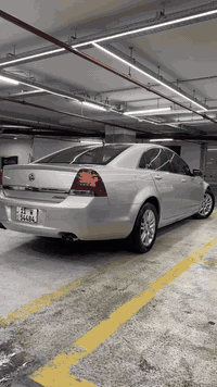 كابرس 2013
وكالة المنصور 
مكفولة كفالة عامة السيارة معروفة بالنظافة 
ماشية 70 الف حقيقي 
محرك V8 6000
عليها. هدرز اكس فورس + كت باك بوليت 
بلادي لا لحيم ولا تلزيك 
السعر المطلوب 20000 الف دولار 
عنواني بغداد اليرموك 4 شوارع 
وبالعافية على الياخذها 
***********
