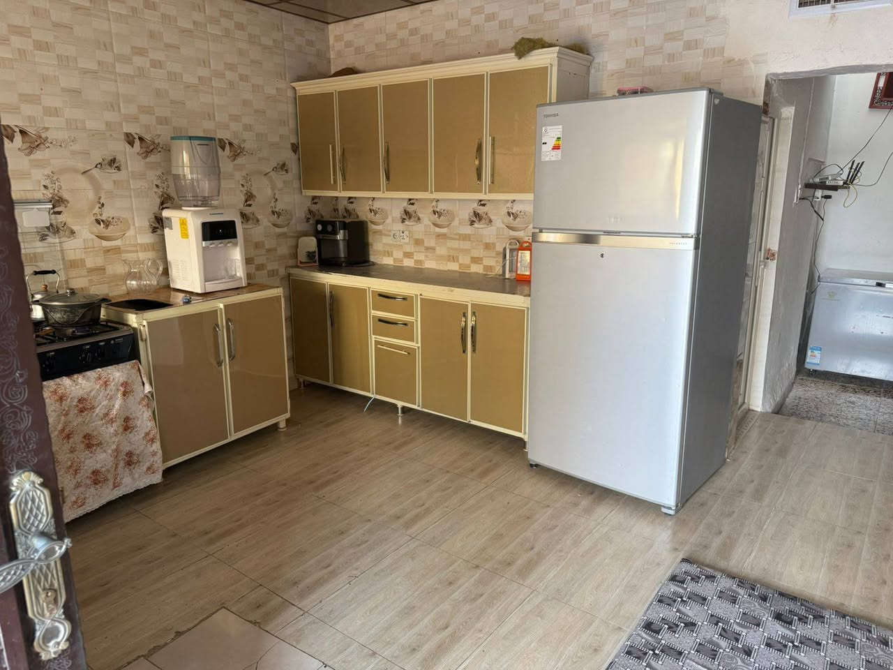 بيت للبيع طابو طابق واحد  مساحه 200 متر. يتكون من 2غرف. و ستقبال ومطبخ. وصاله داخليه. سعر 145مليون وبي مجال [عنوان كركوك حي الزوراء 58 ] للاستفسار. ***********
