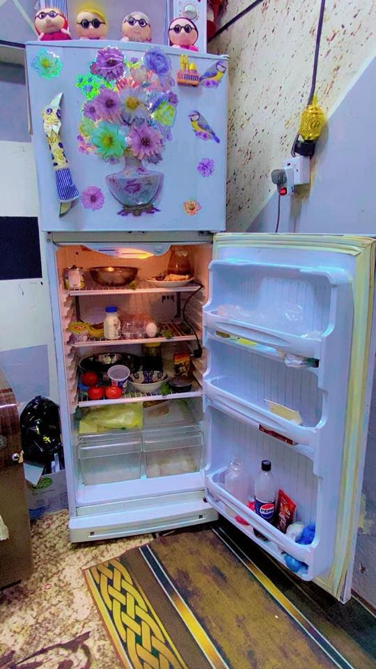 ثلاجه للبيع ب250 رايده
على فحص تاخذوه 
*********** اتصال
*********** واتساب
