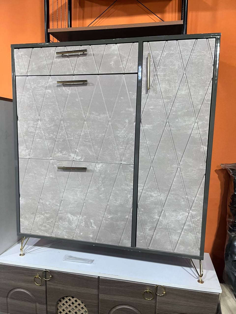 من معرض وموبليات اميد 
انسب أسعار لدينا افتر سوك بل أخير تعال يمنا وأحكم بنفسك
💥💥📣📣📣📣
يتوفر لدينا غرفة نوم 5 قطع و غرفة نوم 6 قطع وغرفة نوم 7 قطع وغرفة نوم 8 قطع وغرفة نوم 9 قطع وغرفة نوم 10 قطع وغرفة نوم 11 قطع كل موديلات غرف نوم متوفر لدينا أكثر من 200 موديل  من غرف
يتوفر لدينا غرف نوم شبايي

دوشك نفرين أكثر من 10 موديل 
دوشك نفر واحد أكثر من 10 موديل

قريولة خشب و حديد
وسفري تركي و عراقي و صيني 

تعلاكات أكثر من 21 موديل

طبلاة أكثر من 50 موديل
خماسي و ثلاثي و رباعي 

كنتور بابين و 3 أبواب و 4 أبواب و5 أبواب  و 6 أبواب 

وكاروك اكثر من 15 موديل 

مستواليت 
امرايه عمودي
ميز مكتبي 
كراسي مكتبي 
ميز طعام🍱🍜
ميز تلفزيون📺
عش مرجوحة
عش أطفال 
طخم ديوان
قريوله طابقين
زحلكيه
مرجوحة حديقه 
ميز طعام حديقه🍴

العنوان قضاء طوز خورماتو شارع عام مقابل معرض الغدير مجاور ايوب ديكورات او مجاور علي فاتح الزراعي

بإدارة
علي عباس 
***********
***********
